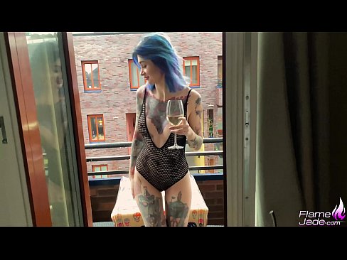 ❤️ Milzīga meitene sūc ar rīklīti un kaislīgi drāž zem klajas debess Duršanās video pie lv.nicepornphotos.ru ❌